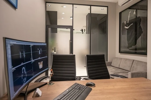 ООО "АГАМИ Стоматология"